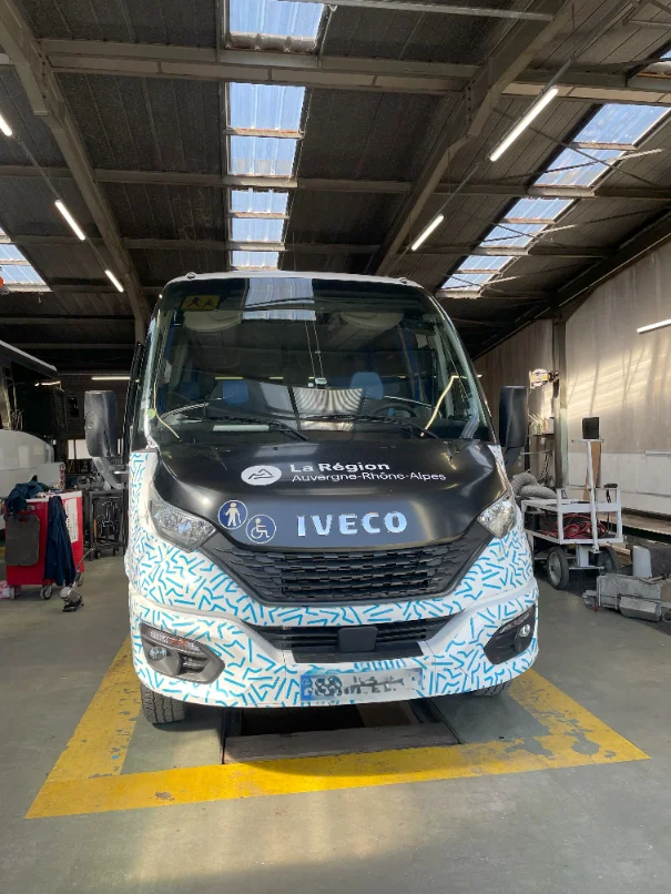 Vitrage de transport recarrossé